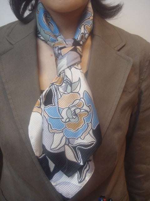 【段違いネクタイ巻き】 | Marcaのブログ ～伝統横濱スカーフ～