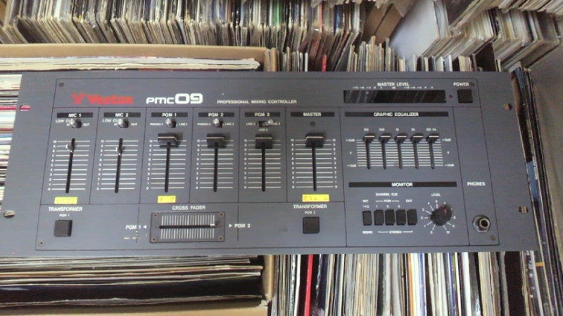 1/19まで Vestax PMC-15SL 先駆け DJミキサー vestax pmc 1/19まで Vestax PMC-15SL 先駆け DJミキサー vestax pmc