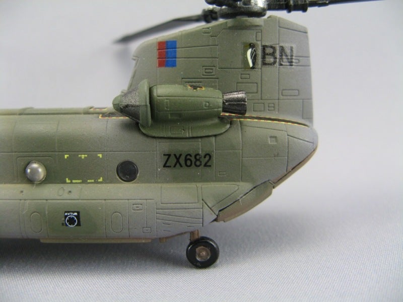 1/144 CH-47 比較 トミーテック技MIX VS ヘリボーン 1/144 CH-47 比較 トミーテック技MIX VS ヘリボーン
