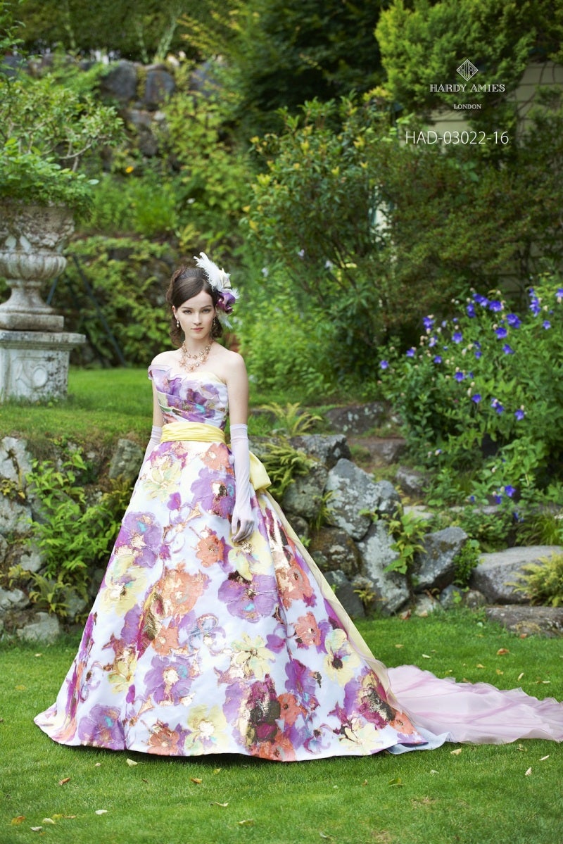★エリザベス女王ご用達！！『 ハーディ・エイミス 』のドレスです♪｜素敵な花嫁さんのためのウェディングブログ♪