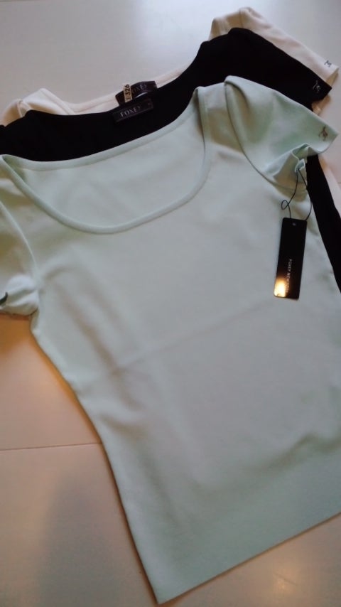 超歓迎 フォクシー　ジェリービーンズ　40サイズ　ブラック Tシャツ/カットソー(半袖/袖なし)