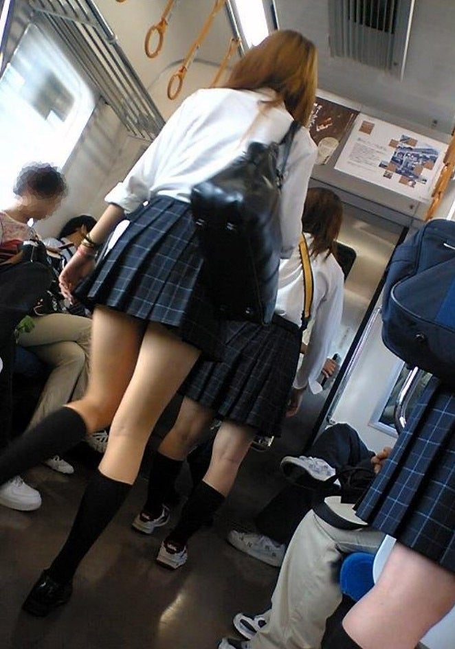 Schoolgirl hidden skirt stockings pussy fan xxx pic