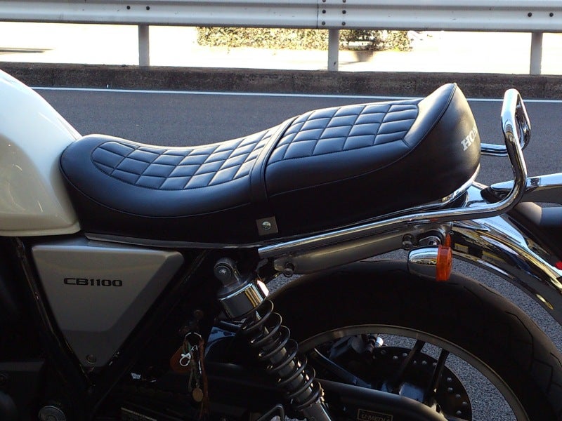 CB1100のシート出来ましたよーっ! | ゼットファーザーの CB1100のシート出来ましたよーっ! | ゼットファーザーの