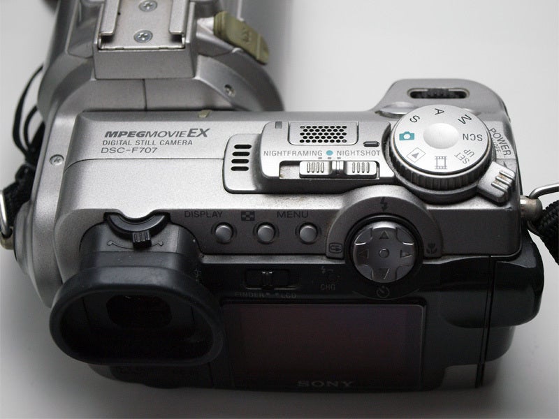 私のデジカメ変遷-3/カメラを持つ楽しさDSC-F707 | junk-camera 私のデジカメ変遷-3/カメラを持つ楽しさDSC-F707 | junk-camera