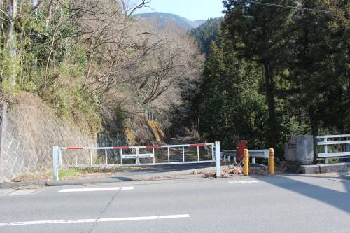道にあるちょっと古いもの-荒井橋