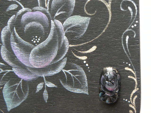 トールの薔薇とネイルの薔薇 | 西畑 由実のアート/トールペイント /生地に描く/ 手描きネイル/アート