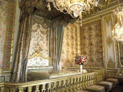 ヴェルサイユ宮殿・王妃の寝室 | 西洋美術の楽しみ方＿ルーブルの魔女 
