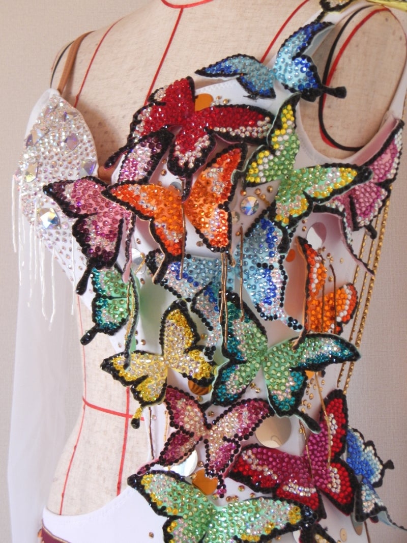 立体蝶モチーフのゴージャスなドレスできました | 早の競技ダンスとドレス作りのブログ