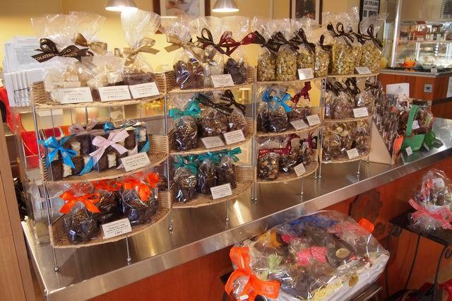 モナコの定番土産・チョコと陶磁器 | Cielオフィシャルブログ「月に