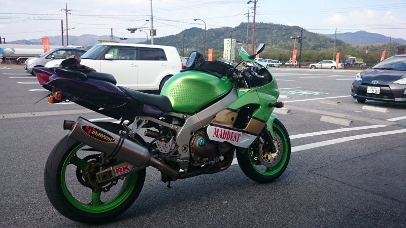 愛車】'01 ZX-9R | 甲賀のバイク乗り工務店 愛車】'01 ZX-9R | 甲賀のバイク乗り工務店