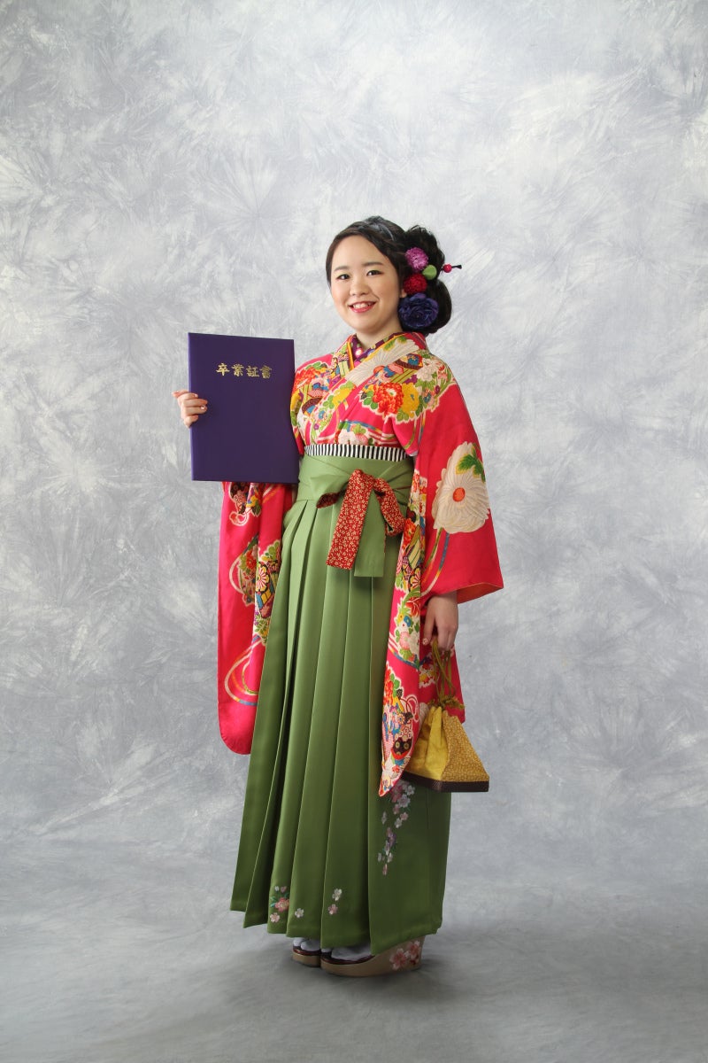 大学生の卒業袴のお写真をご紹介いたします。 | 名古屋の写真 アクエリアス 口コミで人気のスタジオです