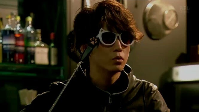 KAT-TUN亀梨和也主演ドラマ怪盗山猫で着用猫サングラスはこちら