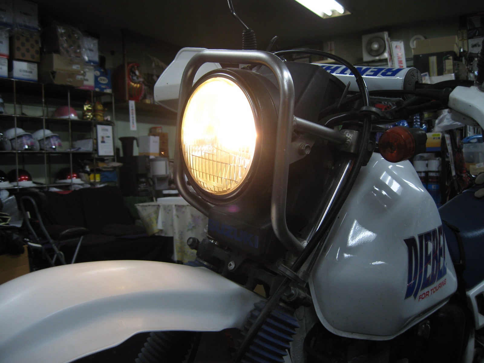 ジェベル125 ヘッドライト球をホワイトに ピカッ！！ | 本庄市のバイク 
