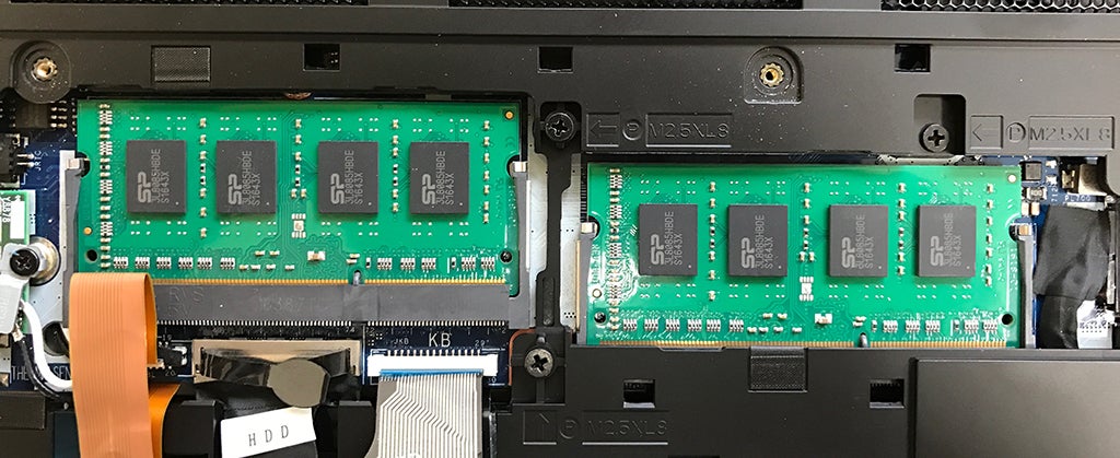 ノートパソコン『ALIENWARE』のメモリを増設してみた。 | 講師