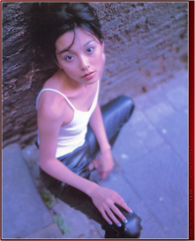 本 上 まなみ 若い 頃