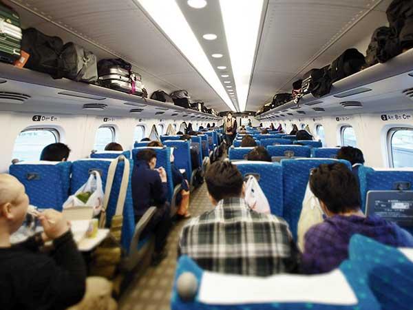 歓迎？不安？消える儀式「車内改札」東海道新幹線でも - Ameba ...
