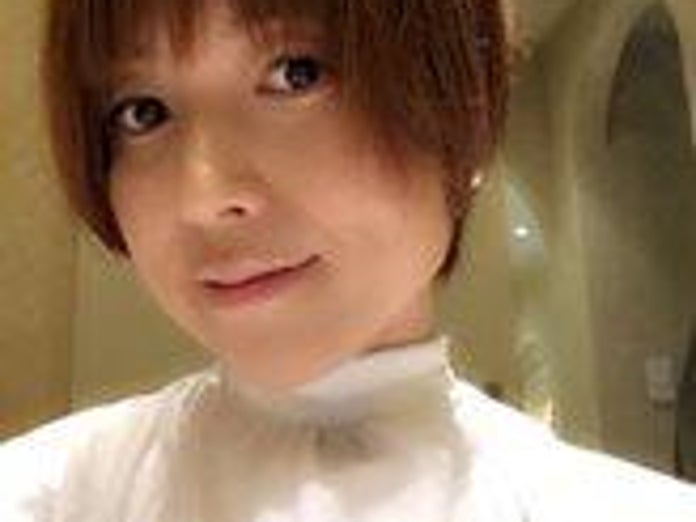Hitomi ショートにイメチェンした髪型公開 かっこいい の声 Ameba News アメーバニュース