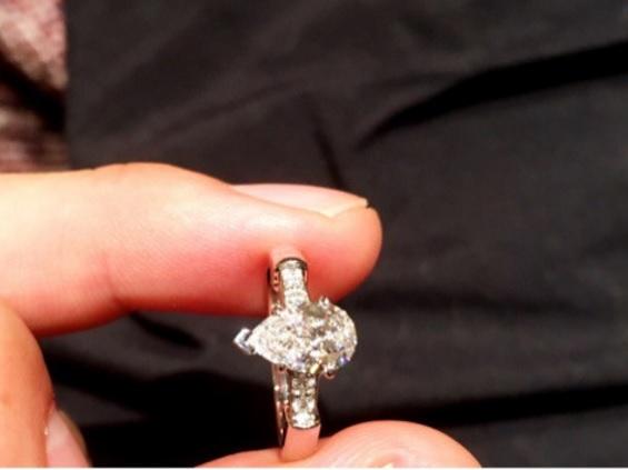 アレク　妻・川崎希に200万円の指輪をプレゼント「愛してるぜ」