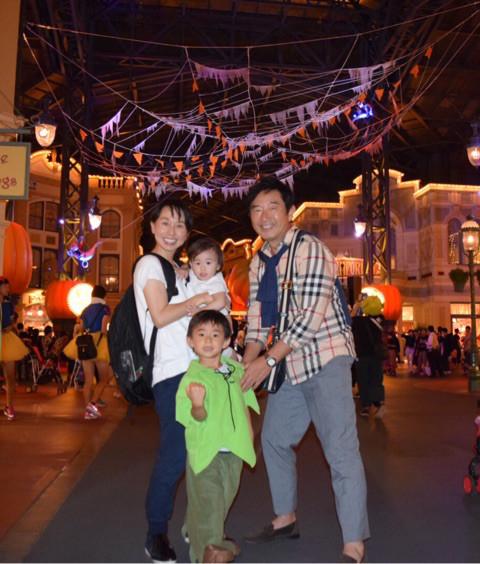 東尾理子、家族で東京ディズニーランドを「大満喫」夫・石田純一は20年ぶり
