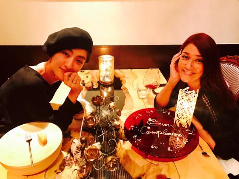 シシド・カフカ、LiLiCoの誕生日を高級レストランでお祝い「デートみたい」