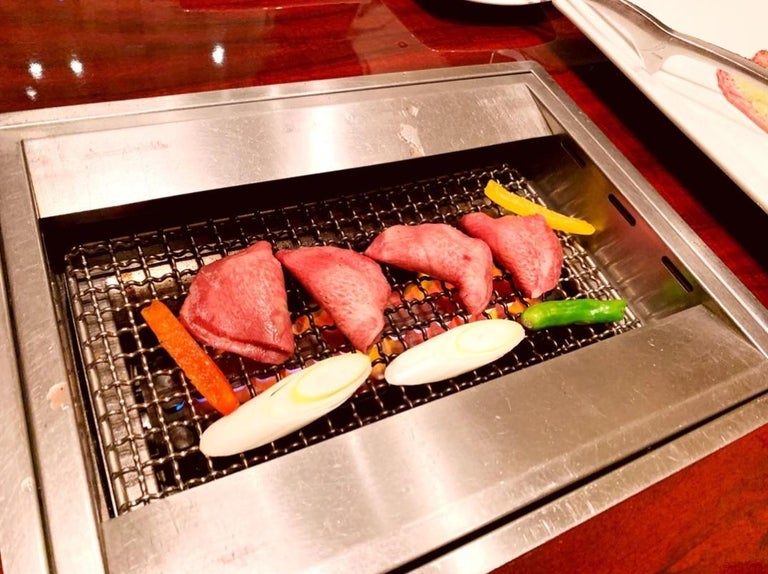 矢田亜希子、凄い量を食べる息子に驚き「家族で焼肉食べてスタミナ回復！」