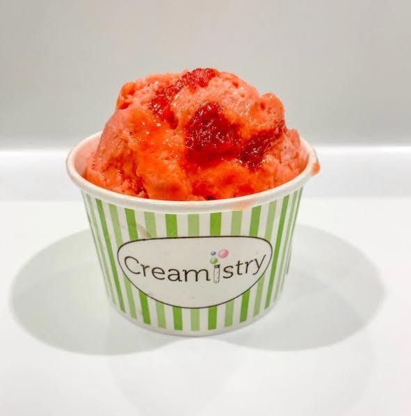 ホラン千秋、“インスタ映え“するアイスクリーム屋を紹介「濃厚で美味しかった」