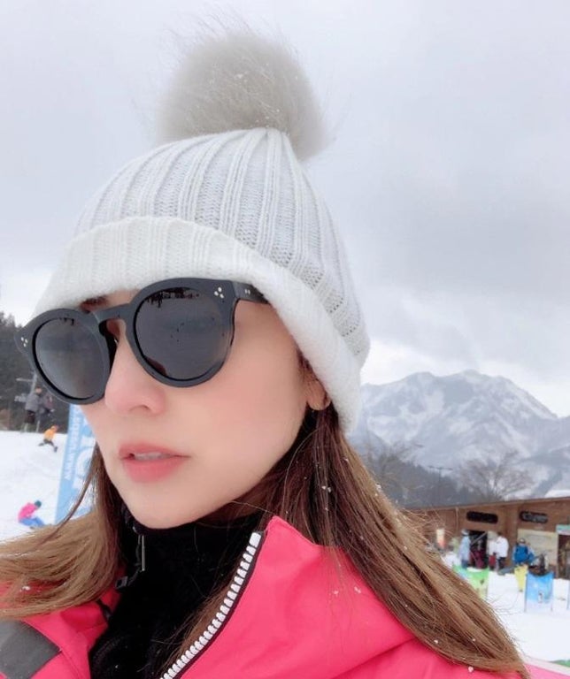 矢田亜希子、友人家族らとスキー旅行を満喫「雪景色を眺めながらゆっくり」