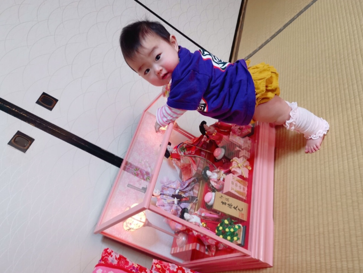 浜田ブリトニー、娘のひな人形を公開「ピンクで可愛くて豪華です」