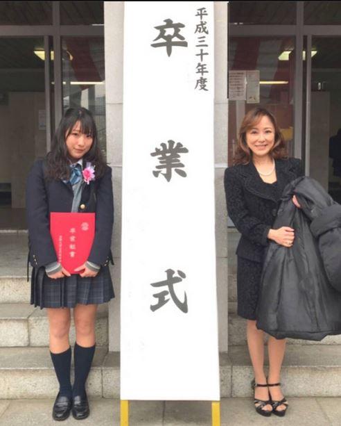 つちやかおり、末娘の高校卒業を報告「卒弁だ～！」元夫・布川敏和も祝福