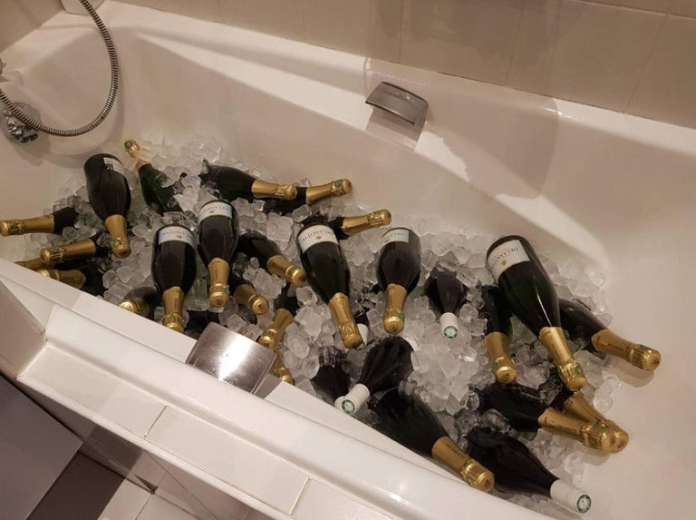 中村江里子、誕生日パーティーで浴槽にシャンパン「バスタブに氷をたくさん入れて」