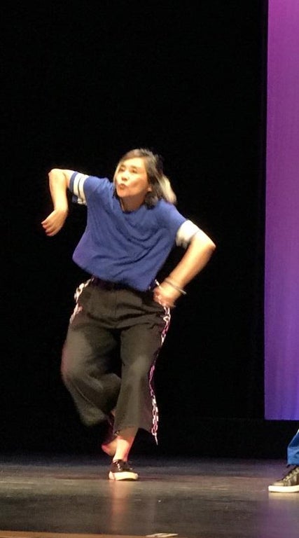 野沢直子、ヒップホップを踊る写真を公開「ほねほねロック、かっくんかっくんじゃないです」
