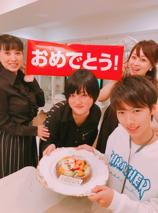 渡辺美奈代、西村知美親子と自宅で入学祝い「親子二代で高校の同級生」