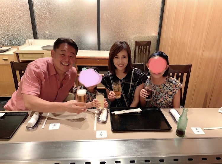 花田虎上、家族で妻の誕生日ディナーへ「素敵」「おいしそう」の声