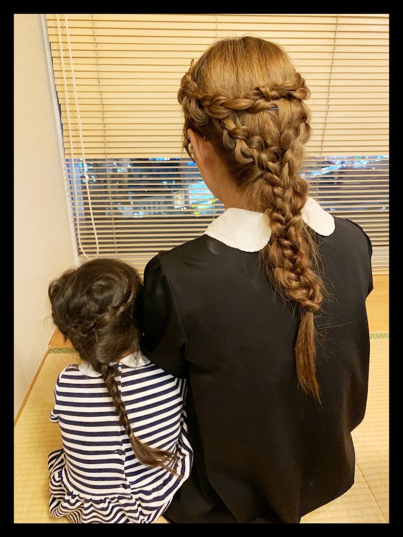 ギャル曽根、3歳娘とお揃いのヘアスタイルを公開「後ろ姿が親子そっくり」「可愛い」の声 Ameba News