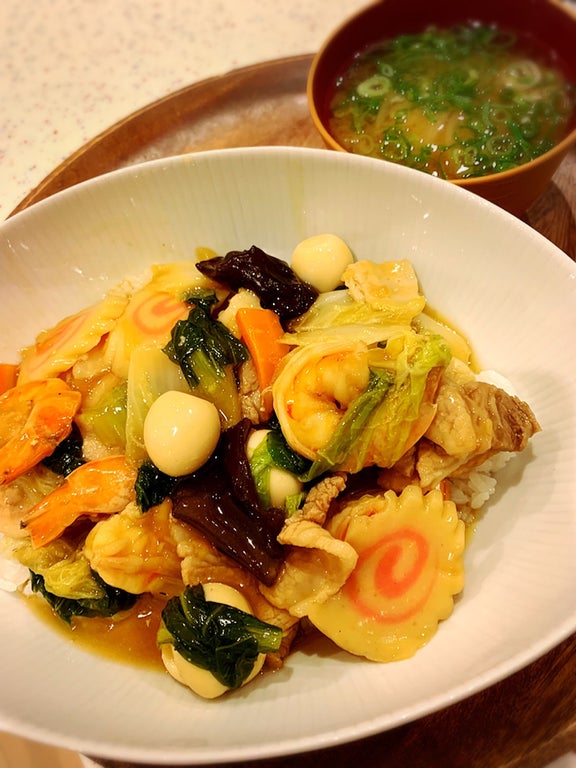 小川菜摘、“色々使える”夕飯メニューを紹介「お野菜もお肉も魚介もとれて栄養満点」
