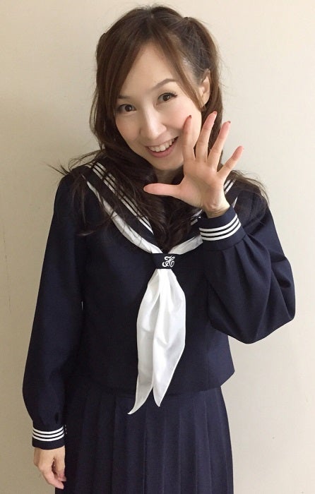 森口博子、セーラー服ショットを公開「久しぶりに学生気分を味わい」