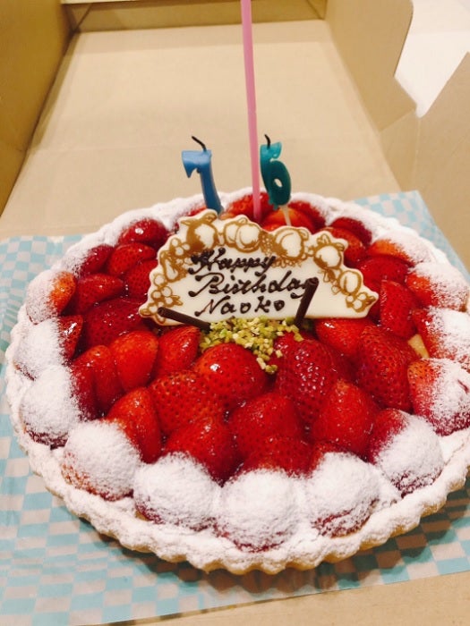 研ナオコ、誕生日ケーキに立てられた“76”のロウソク「こんなに歳とってねーわ」