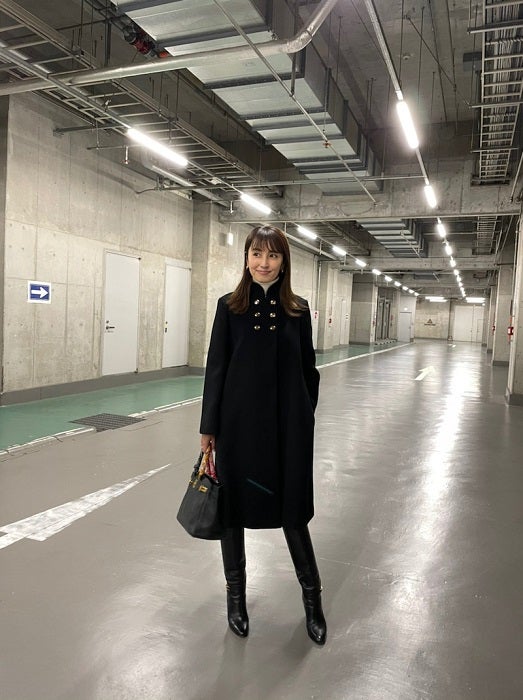 矢田亜希子『GUCCI』で購入したNEWコートを披露「一目惚れで買った」