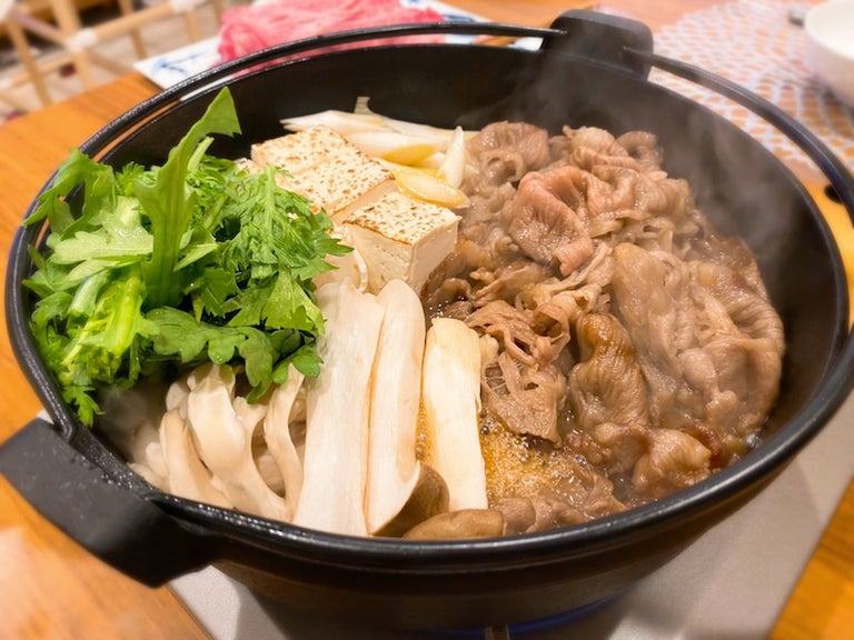 保田圭、義母から貰った肉ですき焼きを堪能「特別な気分になりますね」