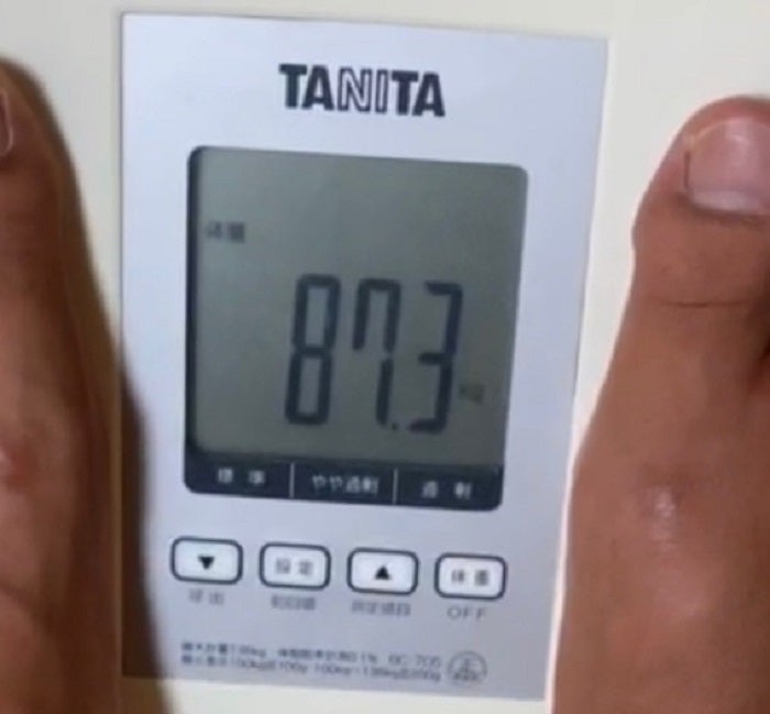 宮崎謙介、週末で体重が約4kgも増量「気を抜くとすぐこうなる」