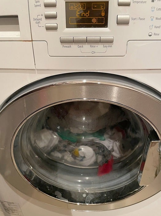 hitomi、洗濯機が壊れてしまい絶望「1番、壊れてほしくない」
