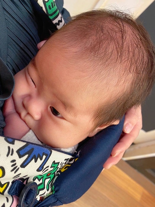 浜田ブリトニー、息子が生後2か月を迎えたことを報告「おめでとう」「可愛い」の声