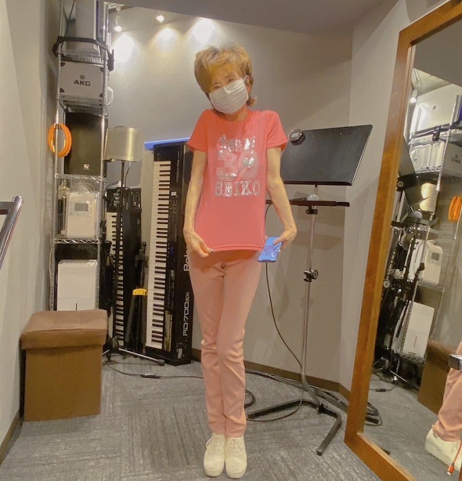 小柳ルミ子、松田聖子から貰った服でピンクコーデ「会いたいなぁ～」