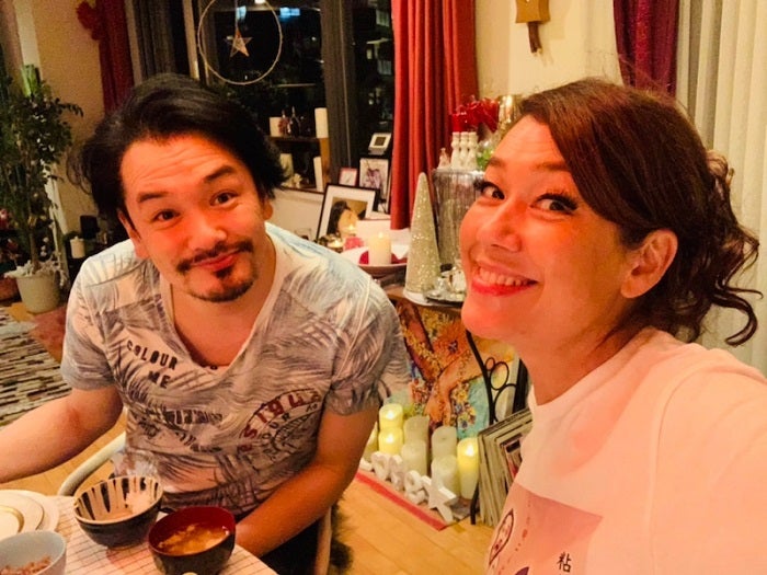 LiLiCo、夫・小田井涼平と久々にディナーを満喫「一緒にご飯を食べる時間がなかった」