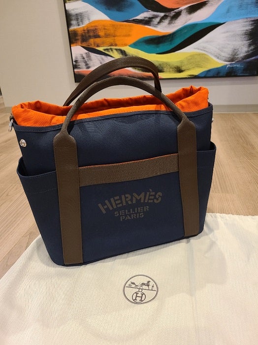 小原正子、夫・マック鈴木の誕生日に贈った『HERMES』の鞄に「センス抜群」「素敵」の声