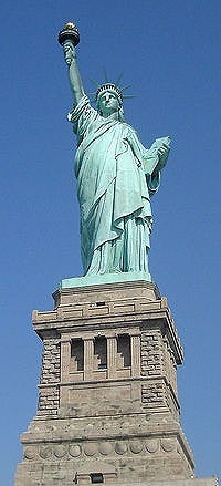 自由の女神物語 なんのために女神像 きょうの石膏像
