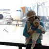 赤ちゃん、飛行機に乗る・・・の画像