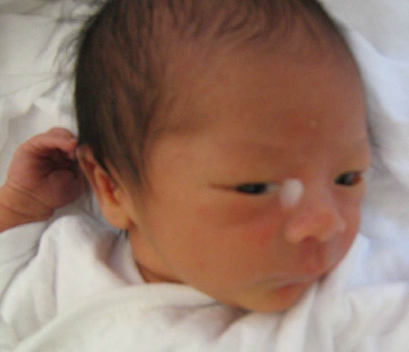 目やに 生後 2 ヶ月 生後2ヶ月の赤ちゃんの成長と生活・育児のポイント [乳児育児]