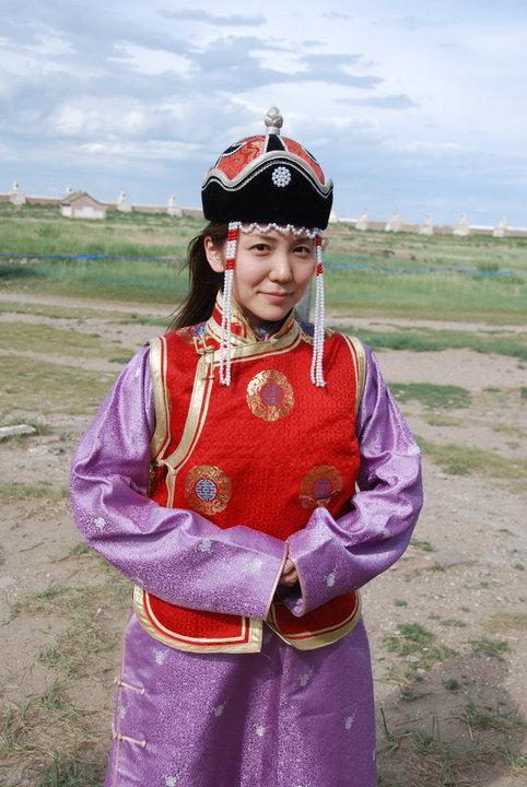 モンゴル民族衣装を着ました