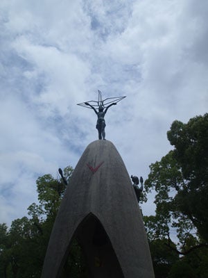 ハ児の雑貨屋めぐり-広島平和記念公園　原爆の子の像
